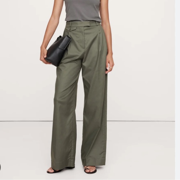 NWT Banana Republic Carmel Pleated Wide Leg Pant Green Nori Size 12 - Picture 1 of 10